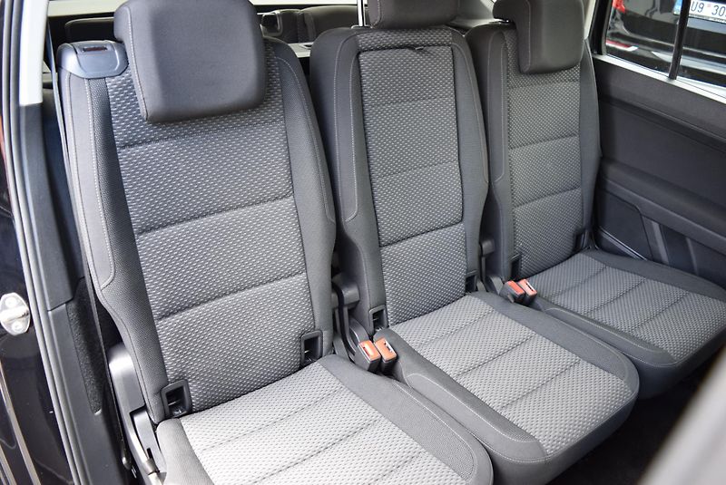 Volkswagen Touran (2016) 1.4TSI 110kw TAŽNÉ 7MÍST WEBAS - fotka 39 z 43