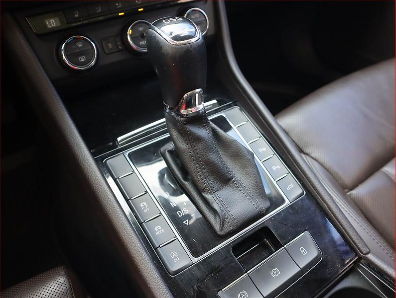 Škoda Superb (2016) 2.0 TSI, 4X4, Automat, Kůže - fotka 13 z 22