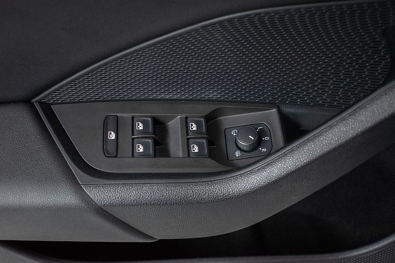 Škoda Octavia 2.0TDI DSG*ACC*MIRROR-LINK*DPH - fotka 14 z 32