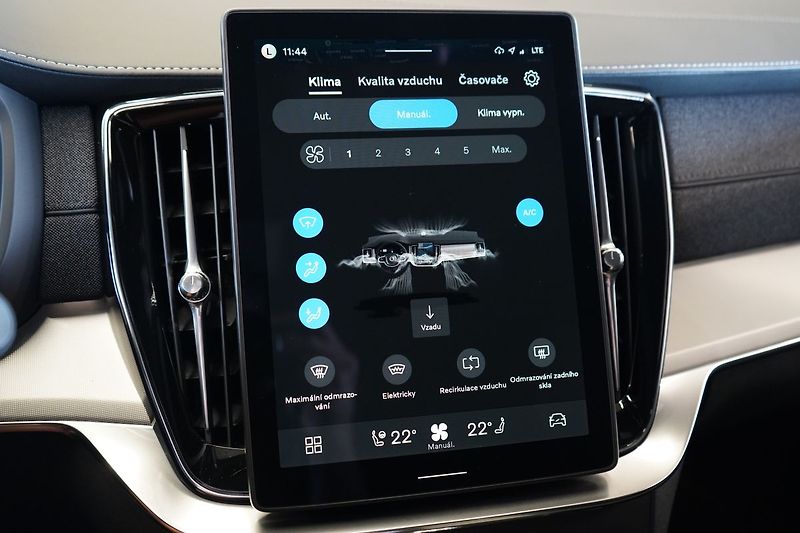 Volvo XC90 T8 PLUS Black Edition, Vzduch - fotka 29 z 50