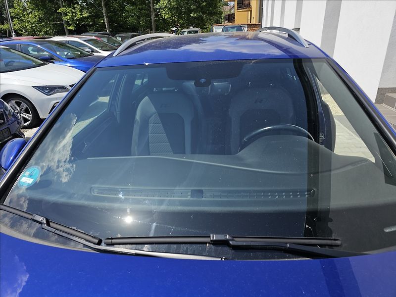 Volkswagen Golf 1,4TSi R-Line Webasto NAVI - fotka 43 z 43