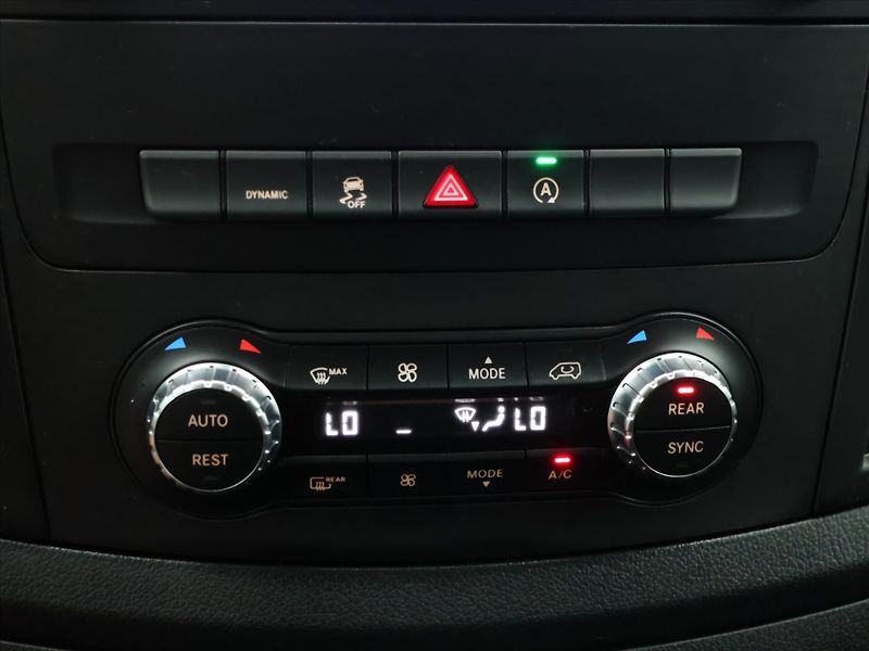Mercedes-Benz Vito L 2,0 119 CDI 140 kW DPH Aut. - fotka 23 z 31