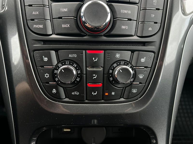 Opel Astra 2.0CDTI 121kW CZ Kůže TZ - fotka 14 z 21