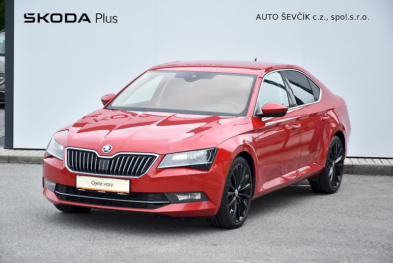 Škoda Superb (2019) Style Plus 2.0 TDI 140kW DSG - fotka 1 z 34