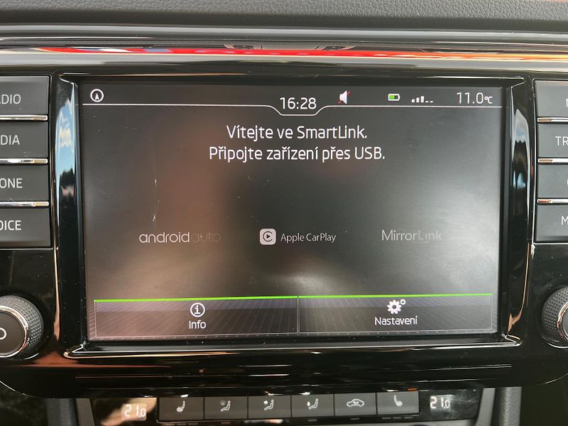 Škoda Superb 1.6TDI DSG Style Panorama - fotka 15 z 23