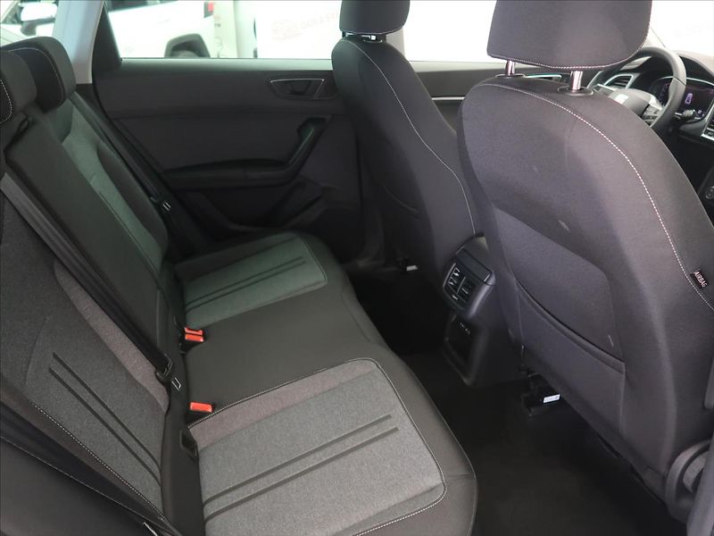 Seat Ateca 1,5 TSI DSG LED 1.majitel - fotka 11 z 39
