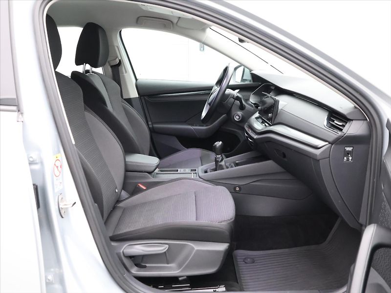 Škoda Octavia 2.0 TDI Ambition CZ 1.Maj. DPH - fotka 12 z 37