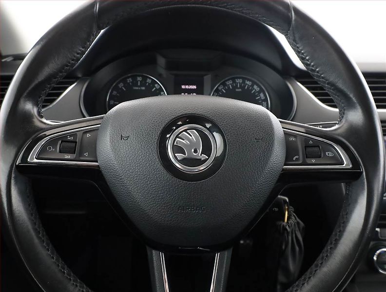 Škoda Octavia (2016) 1.6 TDI, Navi, Tempomat - fotka 8 z 17