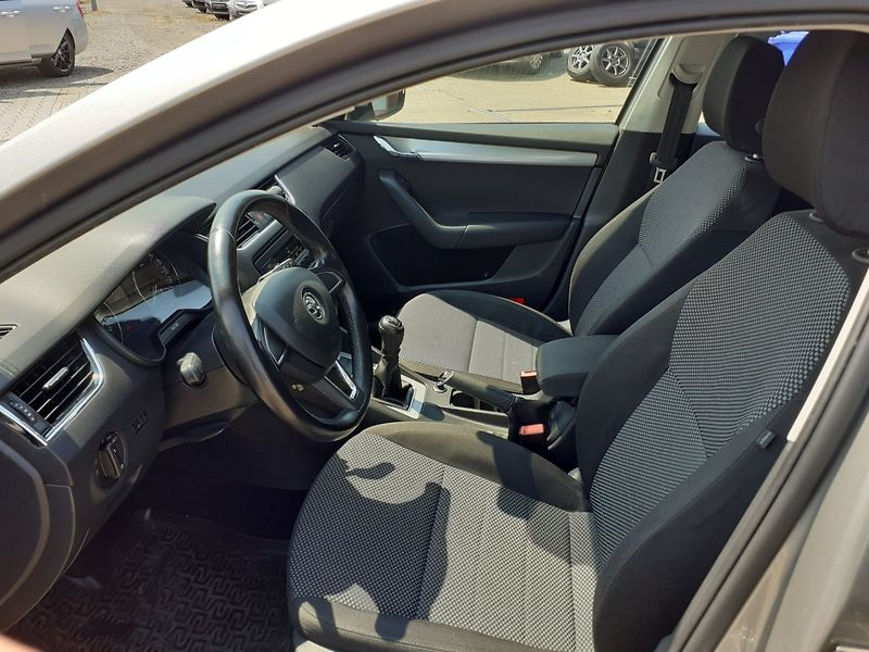 Škoda Octavia (2014) 1.6 TDi 81kW - fotka 12 z 34