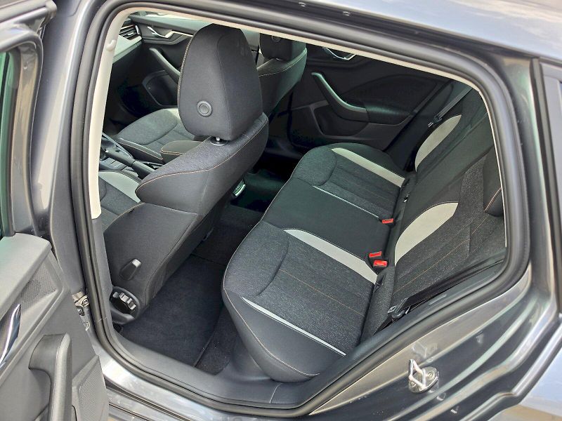 Škoda Scala (2025) 1,0TSI 85KW DSG TOP SELECTION - fotka 23 z 31