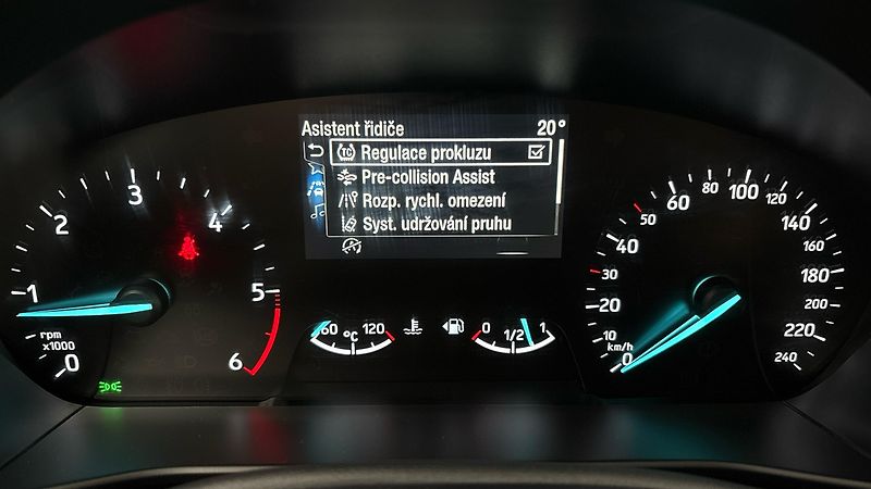 Ford Focus 1.5 Ecoblue Trend Edition Komb - fotka 22 z 23