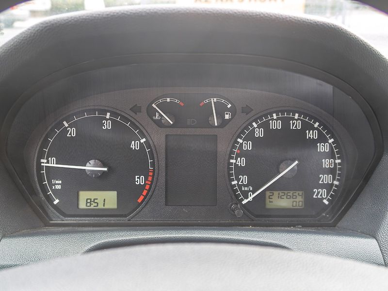 Škoda Fabia (2004) 1.9SDI 47KW - KLIMA - fotka 16 z 34