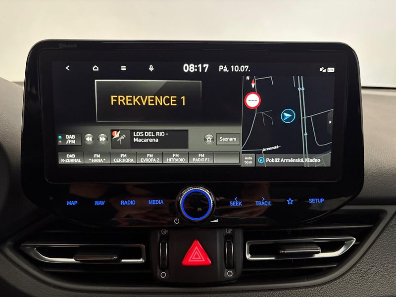Hyundai i30 (2021) MHEV 1.5 TGDi N-line kombi - fotka 33 z 43
