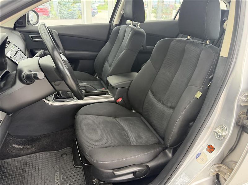 Mazda 6 2,0 i, klimatizace, tažné zař. - fotka 12 z 27