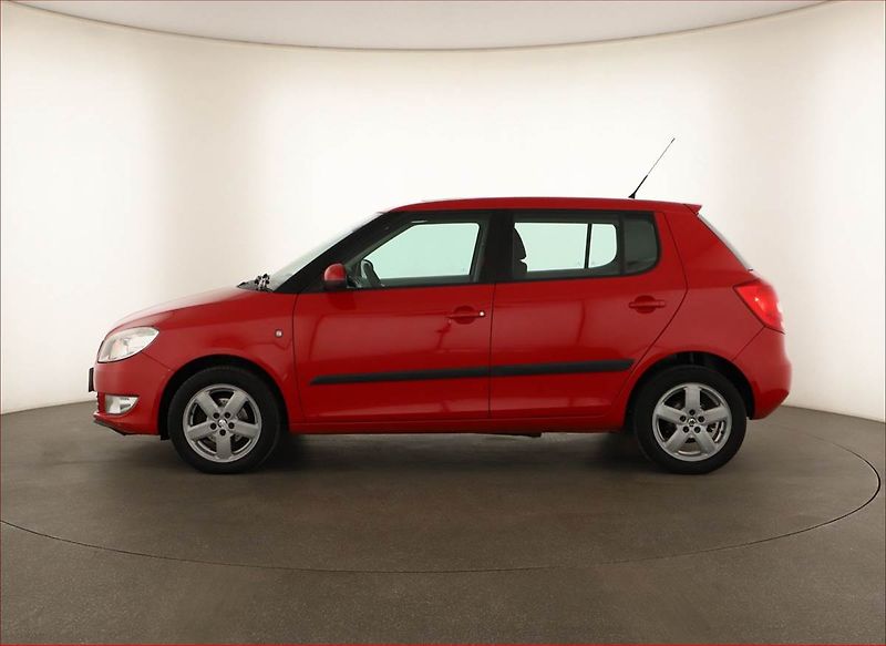 Škoda Fabia (2010) Ambiente 1.2 TSI, po STK - fotka 3 z 14