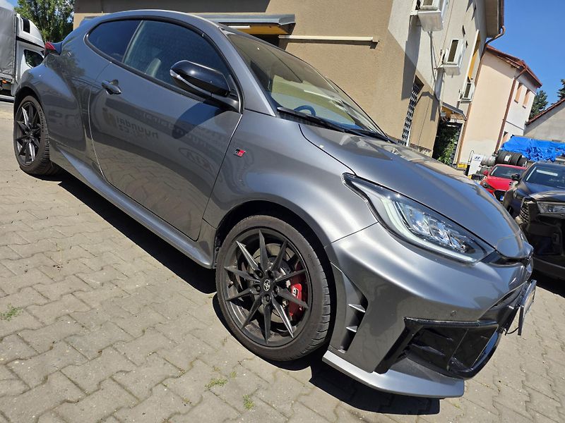 Toyota Yaris 1.6-GR FOUR-1. MAJ.-GARAŽOVANÉ - fotka 5 z 15
