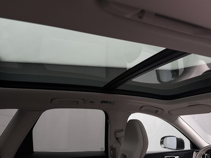 Volvo XC60 B5 AWD INSCRIPTION AUT  - fotka 38 z 56
