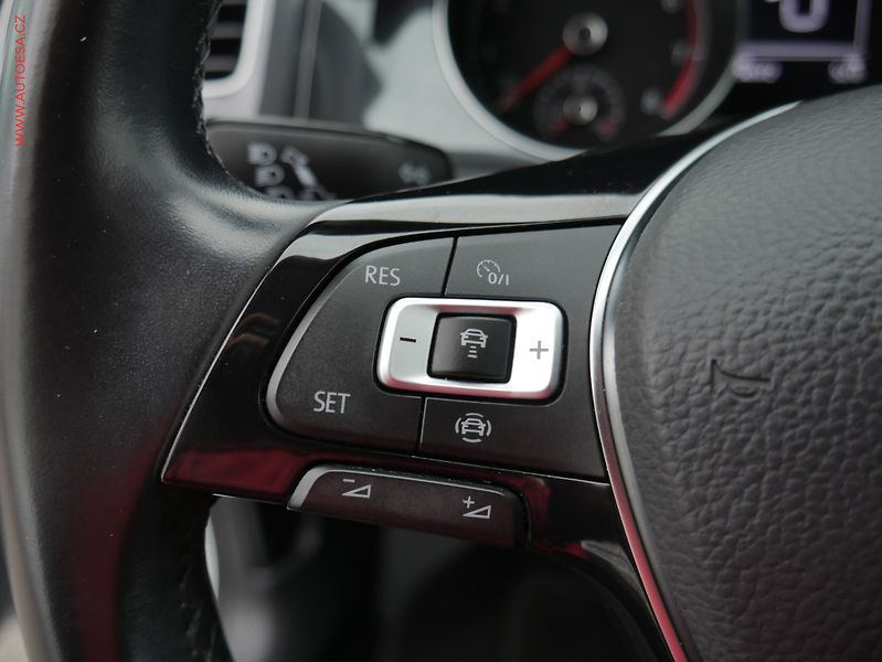 Volkswagen Golf (2019) 1.0 TSi, 2.maj,ČR, Marathon - fotka 21 z 25