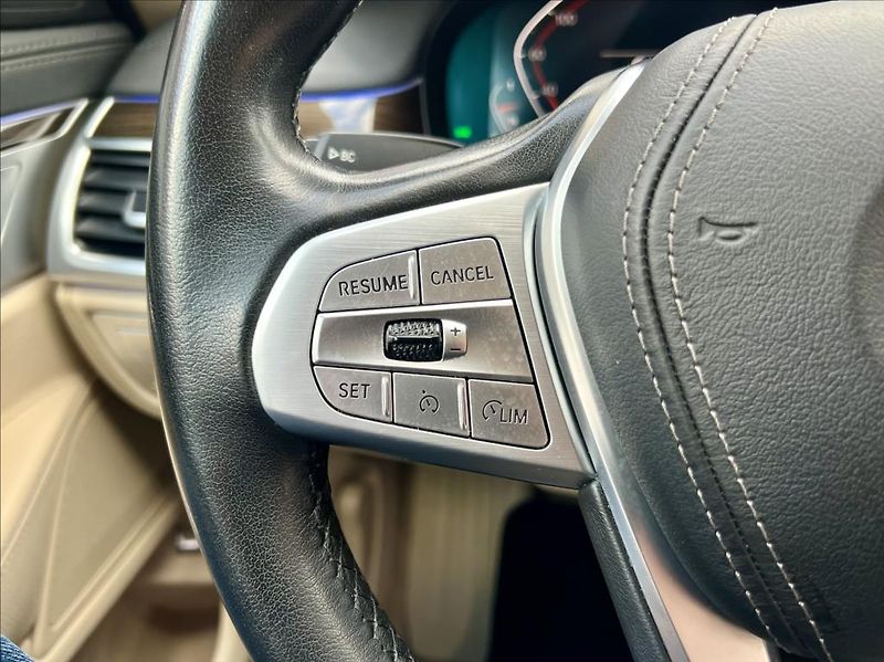 BMW Řada 7 3,0 730d xDrive záruka 2027 - fotka 27 z 61