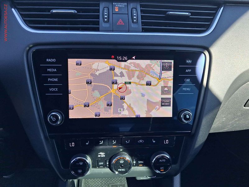 Škoda Octavia (2020) 2.0 TDI, LED, navi, AC - fotka 17 z 19