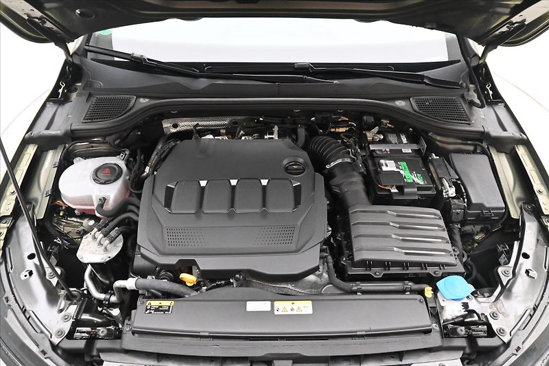 Volkswagen Golf 2,0 TDI 110 kW Life Záruka až - fotka 9 z 32