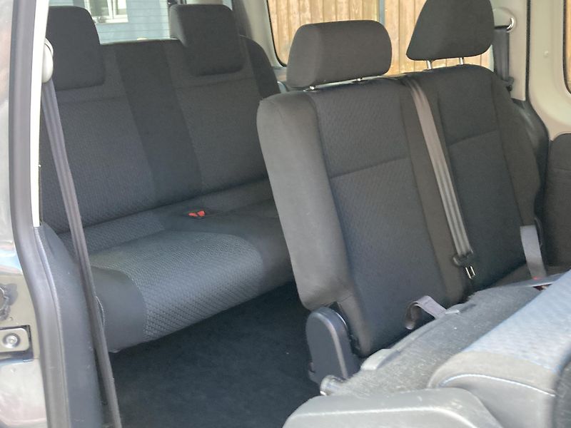Volkswagen Caddy  MAXI 2,0TDi 7míst novérozvody - fotka 20 z 21