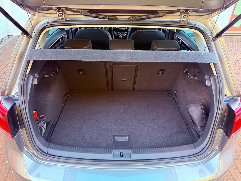 Volkswagen Golf 1.4 TSi Highline, Serviska, 1. - fotka 9 z 27