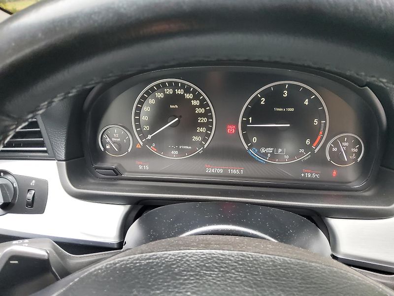 BMW Řada 5 (2016) 520d xDr.  ČR navi nez. topení - fotka 15 z 24