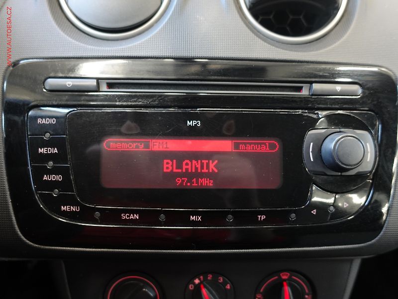 Seat Ibiza (2008) 1.4i, ČR, AC, temp - fotka 15 z 18