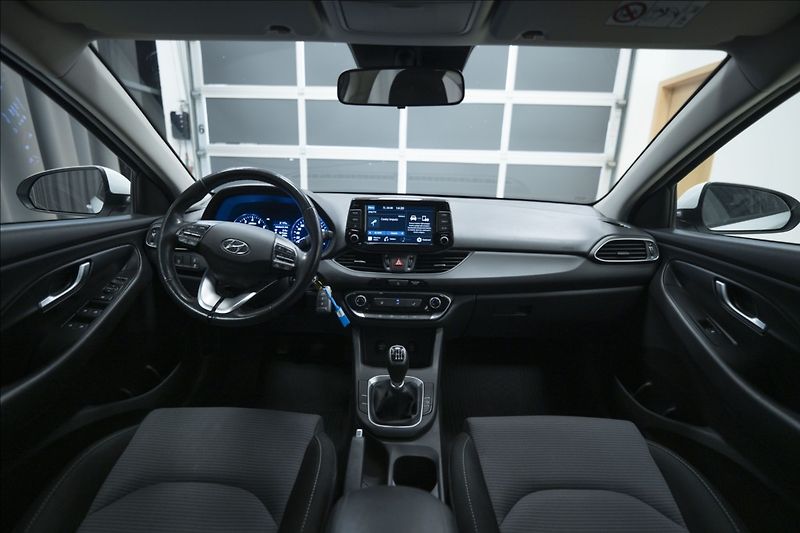 Hyundai i30 1,5 CVVT KAMERA 1. MAJITEL ČR - fotka 12 z 31