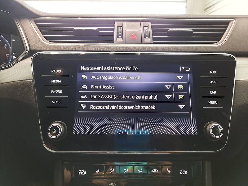 Škoda Superb (2022) Combi 2.0 TDI (110kW/150k) DSG - fotka 16 z 26