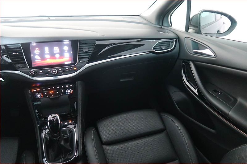 Opel Astra (2017) 1.6 CDTI, Navi, Tempomat - fotka 8 z 21