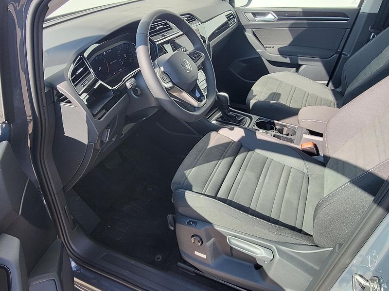 Volkswagen Touran (2026) People 1,5 TSI 110kW  - fotka 6 z 27