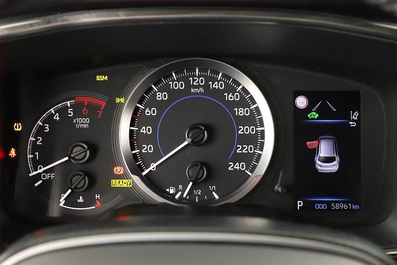 Toyota Corolla (2021) 1.8 Hybrid - fotka 9 z 16