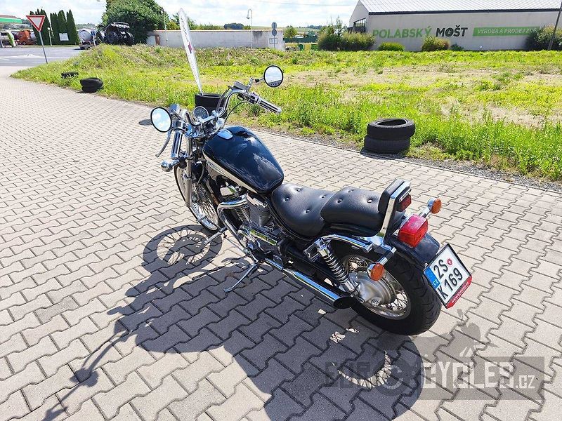 Suzuki VS 800 GL Intruder (1994) - fotka 7 z 11