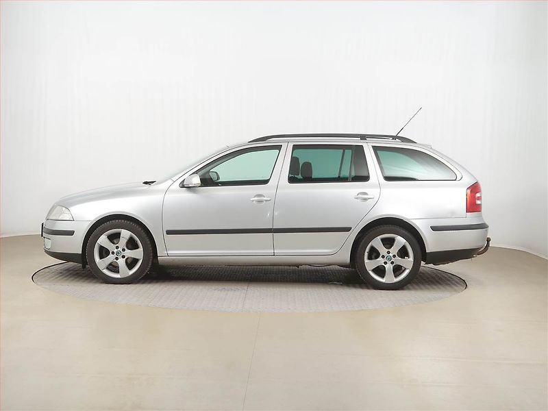 Škoda Octavia (2009) 1.9 TDI, po STK, Tažné - fotka 3 z 14