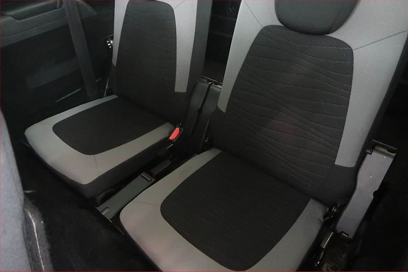 Citroën C4 Picasso (2016) 1.6 BlueHDi, 7 míst, Navi - fotka 18 z 18