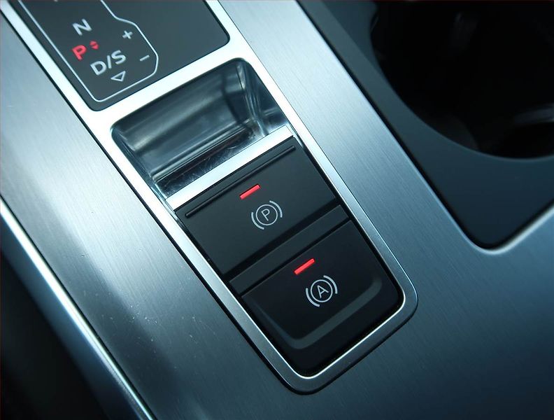 Audi A6 (2019) S line 40 TDI - fotka 19 z 26