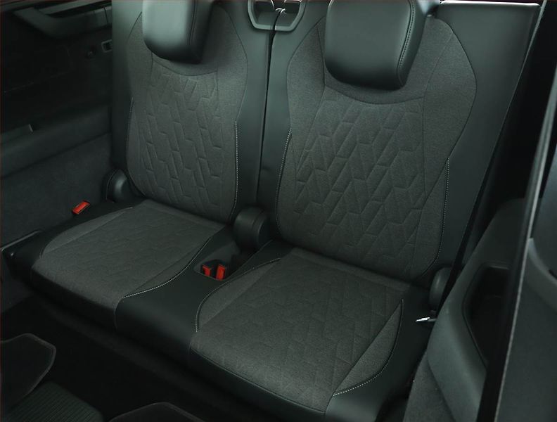 Volkswagen Tayron (2026) 1.5 eTSI - fotka 17 z 19