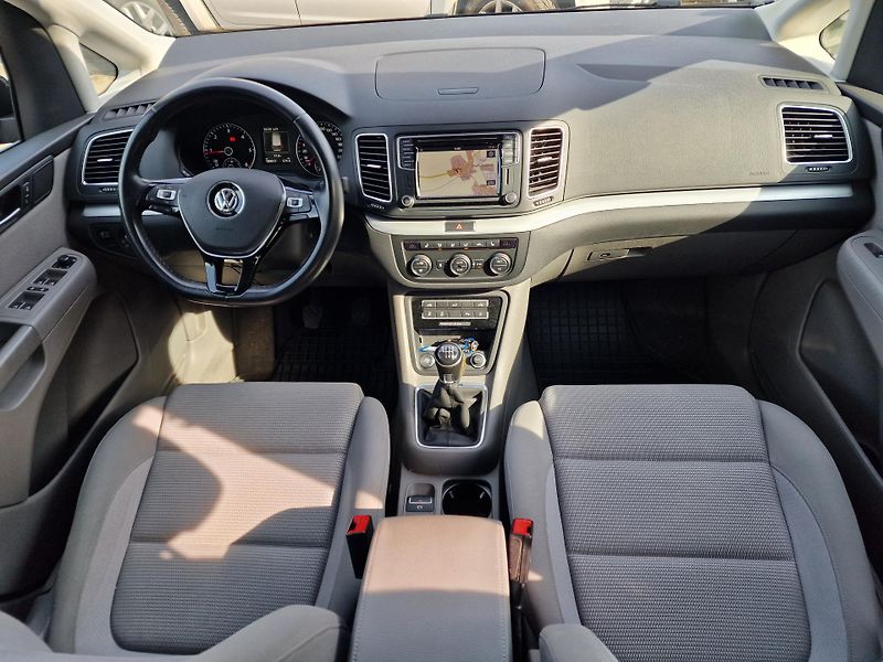 Volkswagen Sharan 2,0TDI 4MOTION 7MÍST WEBASTO  - fotka 13 z 24