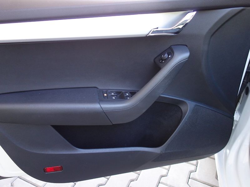 Škoda Octavia (2019) 2.0TDI 110kW DSG -VÝBAVA-DPH! - fotka 32 z 47