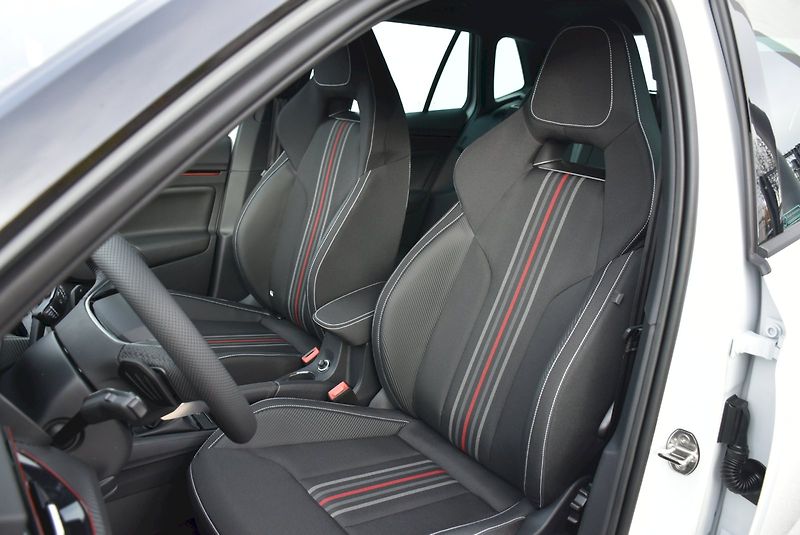 Škoda Kamiq (2025) Monte Carlo 1,0 TSI 85 kW 7° a - fotka 11 z 36