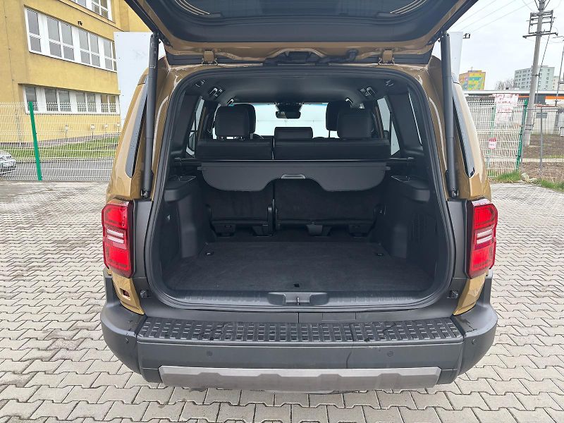 Toyota Land Cruiser 2.8 D-4D 6AT Invincible - fotka 10 z 30