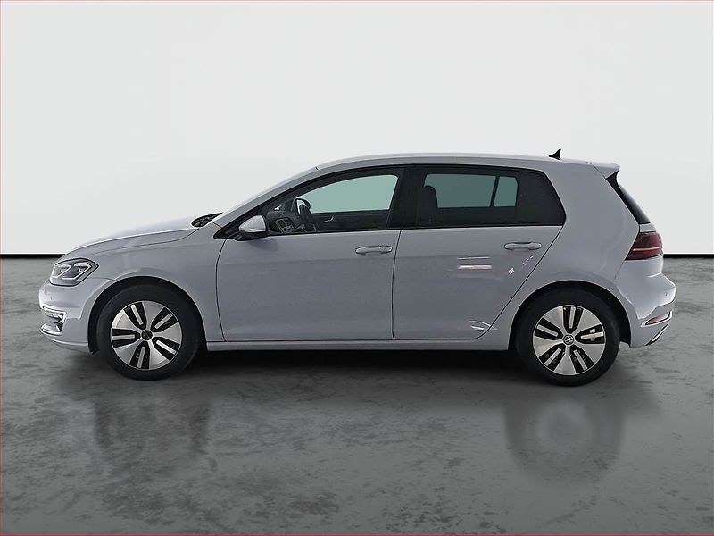 Volkswagen Golf (2018) 32 kWh - 37 Ah, Automat - fotka 3 z 23