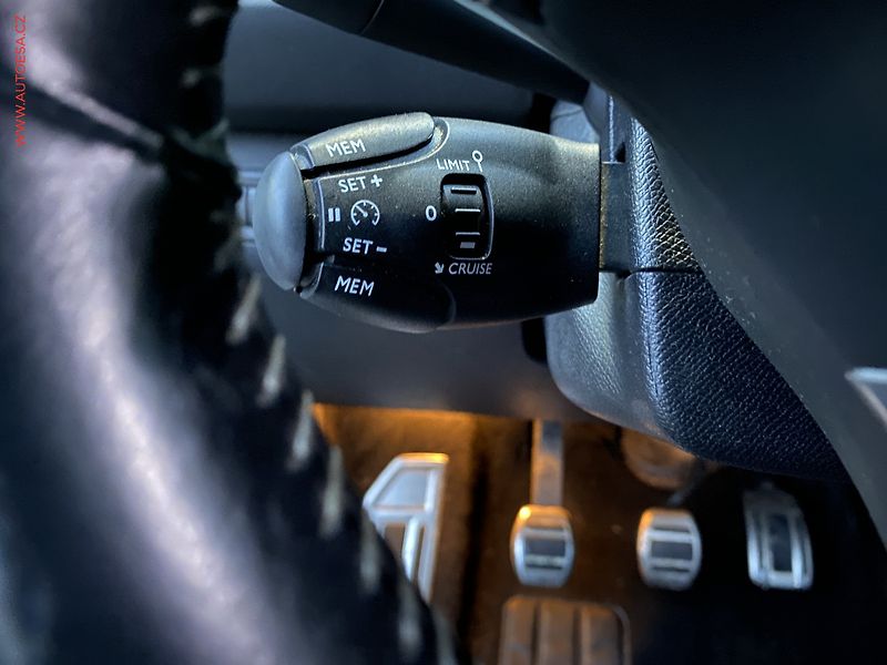 Peugeot 308 (2019) 1.5 HDi, navi, panorama - fotka 13 z 18