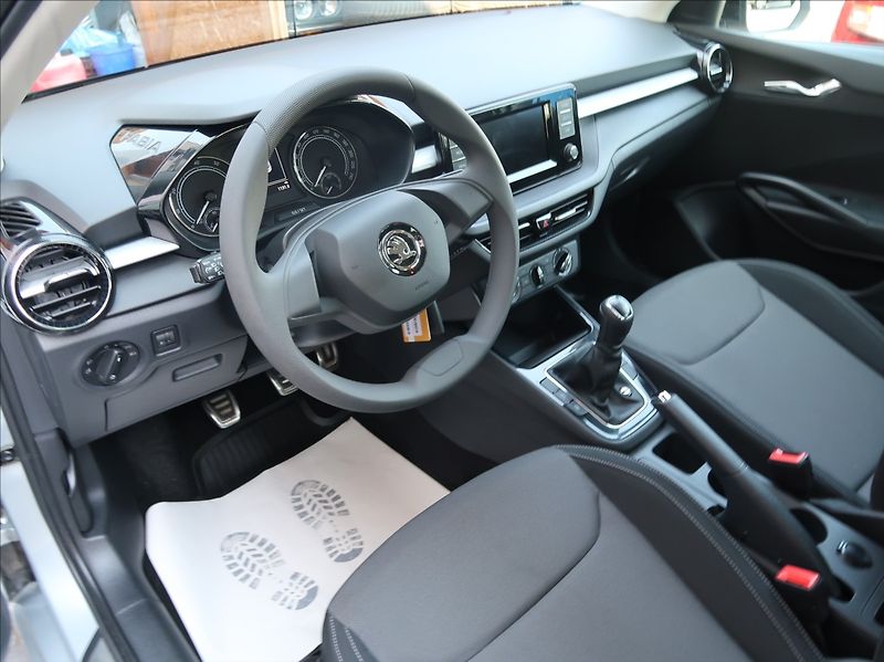 Škoda Fabia 1,0 TSi,70kW,1majČR,Serv.kn. - fotka 9 z 25