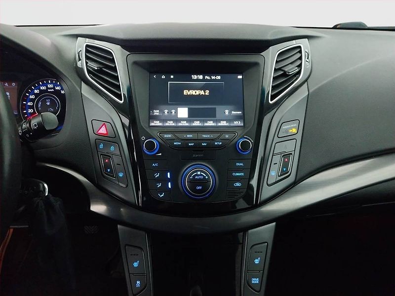 Hyundai i40 (2019) 1.6 CRDi, Serv.kniha, Navi - fotka 12 z 21