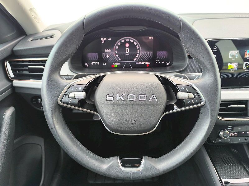 Škoda Scala (2025) DSG 1.0 TSI / 85 kW / TOP SELE - fotka 17 z 34