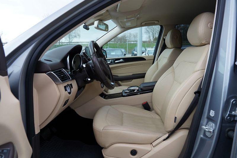 Mercedes-Benz GLE 350d 4Matic AMG/20/ČR - fotka 15 z 35