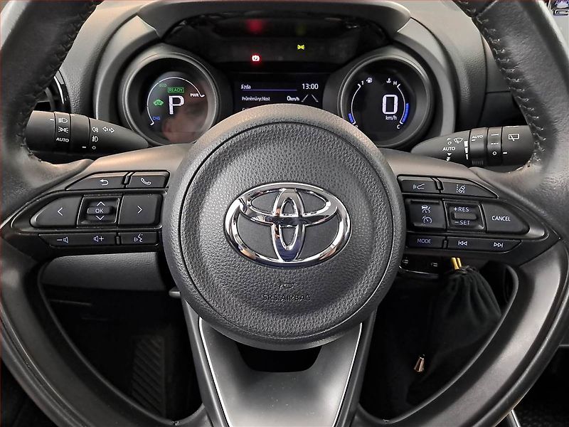 Toyota Yaris (2021) 1.5 VVT-i Hybrid, Automat - fotka 18 z 21